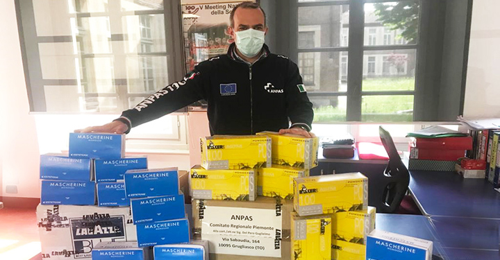 Donazione mascherine e guanti Lavazza